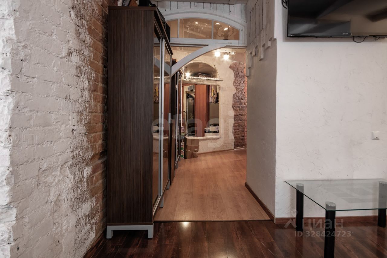 Аренда 4-комн квартиры на вторичном рынке Загородный проспект, 9