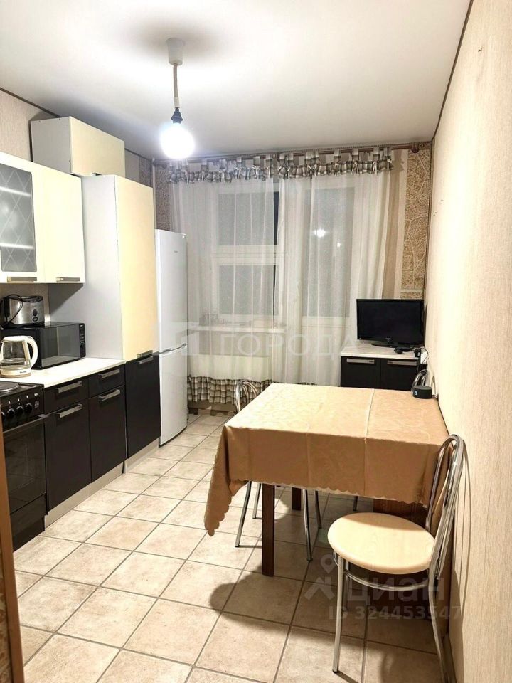 Продажа 2-комн квартиры на вторичном рынке бульвар Матроса Железняка, 23К1