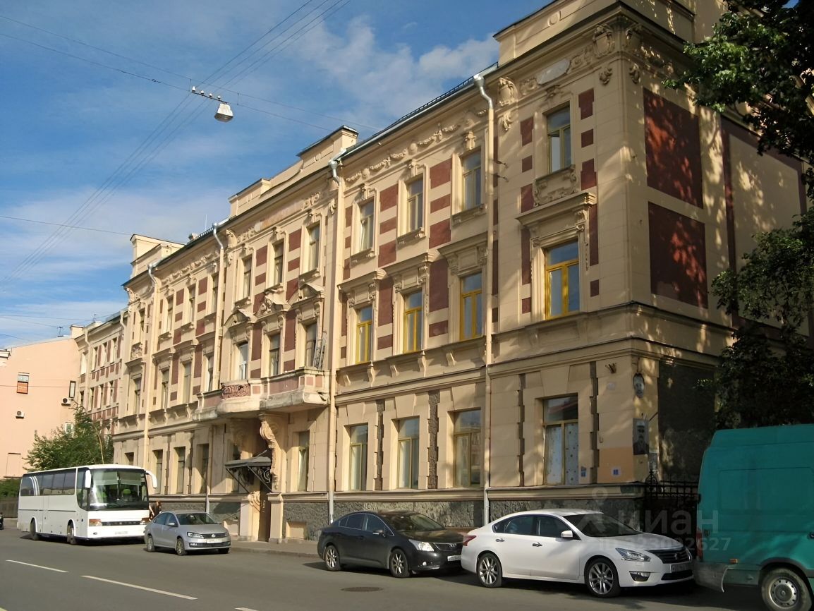 Продажа 4-комн квартиры на вторичном рынке набережная Реки Фонтанки, 104