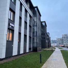 Продажа 2-комн квартиры на вторичном рынке Патриотов пр-кт,  д. 33