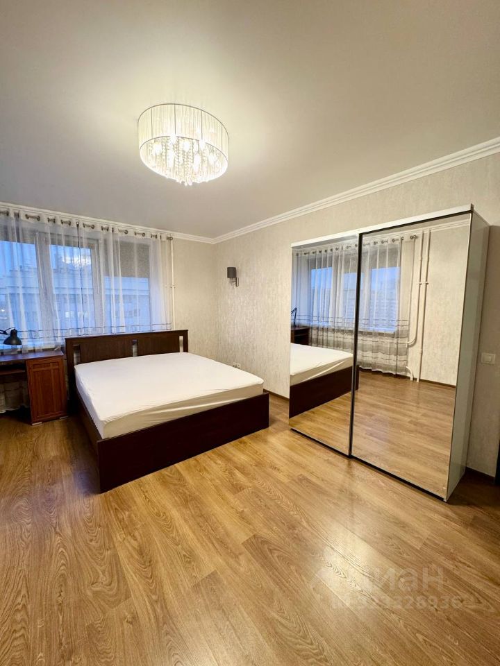 Аренда 2-комн квартиры на вторичном рынке Октябрьская набережная, 126к2