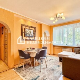 Продажа 3-комн квартиры на вторичном рынке Софийская улица,  д. 55