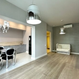 Продажа 3-комн квартиры на вторичном рынке б-р Маршала Рокоссовского,  д. 6,  к. 1В