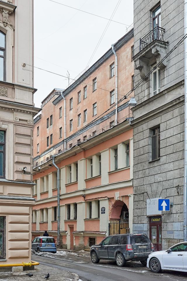 Продажа 3-комн квартиры на вторичном рынке Большой Казачий переулок, 11