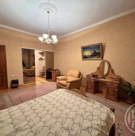 Продажа 3-комн квартиры на вторичном рынке Зеленина Б. ул,  д. 13