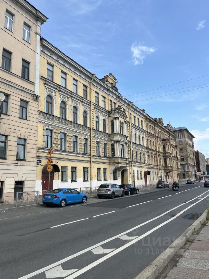 Продажа 4-комн квартиры на вторичном рынке набережная Реки Фонтанки, 149