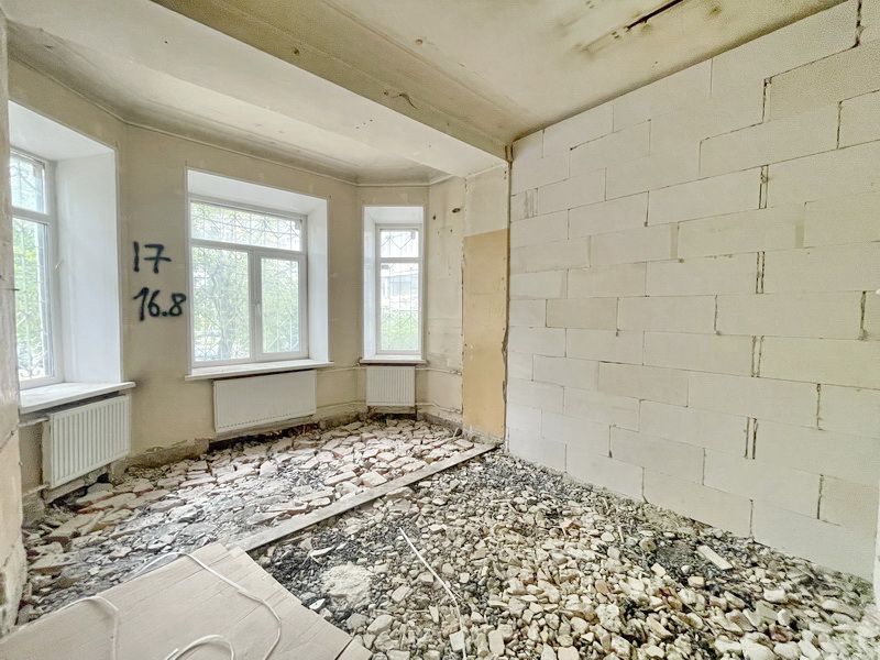 Продажа студии улица Зои и Александра Космодемьянских, 36А