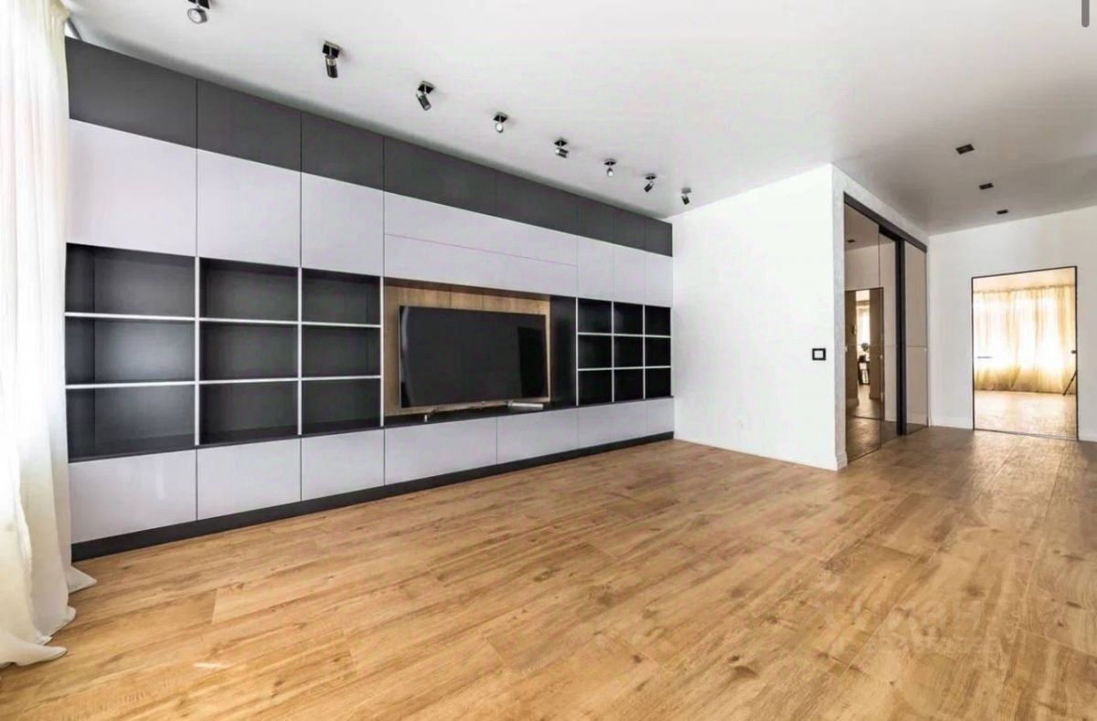 Продажа 2-комн квартиры на вторичном рынке Петергофское шоссе, 45