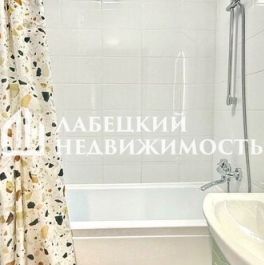 Продажа 2-комн квартиры на вторичном рынке улица Михайлова,  д. 30А к3