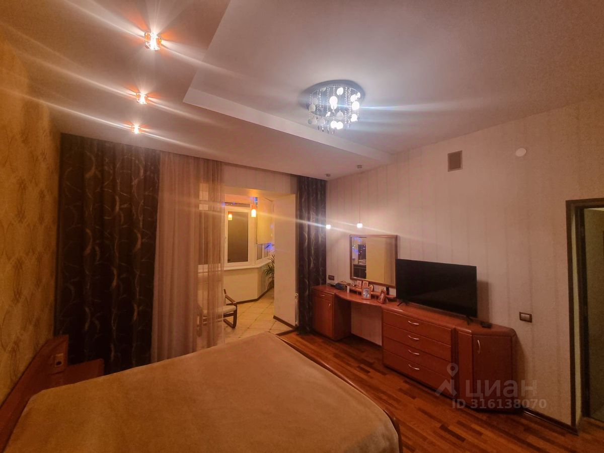 Продажа 5-комн квартиры на вторичном рынке Королев, проспект Королева, 3г