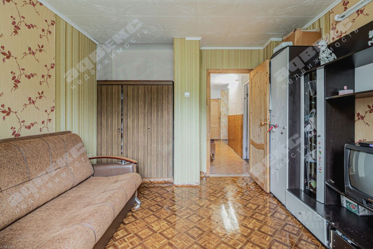 Продажа 3-комн квартиры на вторичном рынке д. Разметелево, 7
