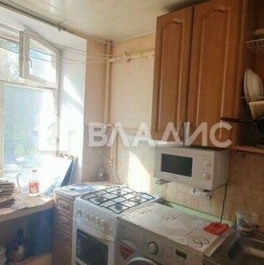 Продажа 2-комн квартиры на вторичном рынке Есенинский б-р,  д. 1/26