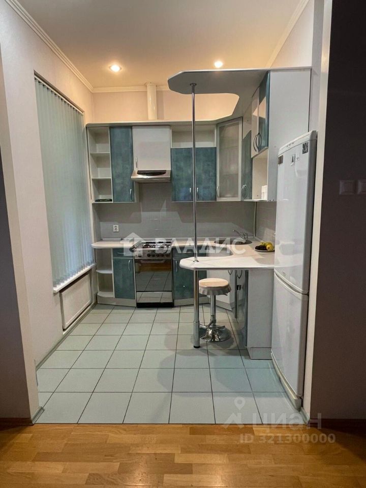 Продажа 2-комн квартиры на вторичном рынке Невский проспект, 51