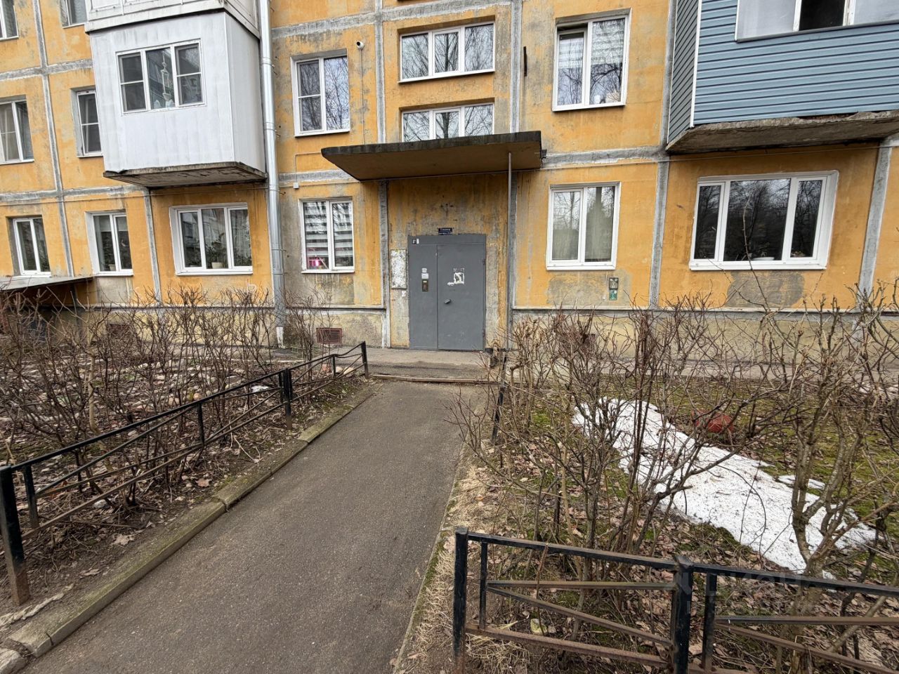 Продажа 2-комн квартиры на вторичном рынке Сертолово, Заречная улица, 11
