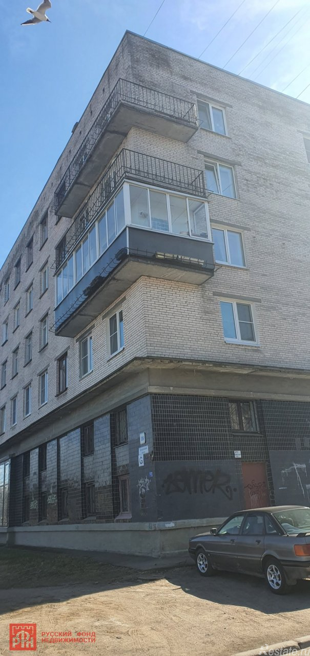 Продажа 2-комн квартиры на вторичном рынке Петергоф г., Эрлеровский бул. ,  д. 18