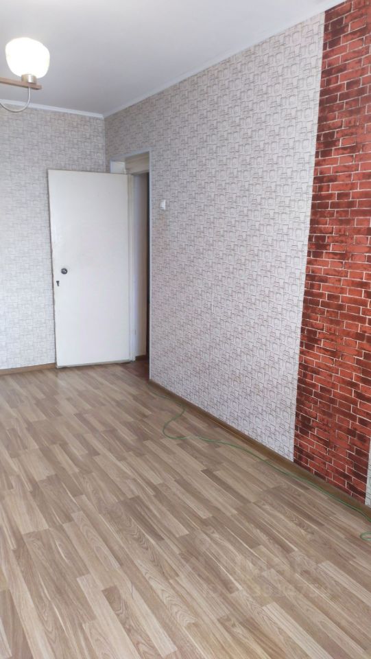 Продажа 2-комн квартиры на вторичном рынке Свердловский пгт, улица Набережная, 3А