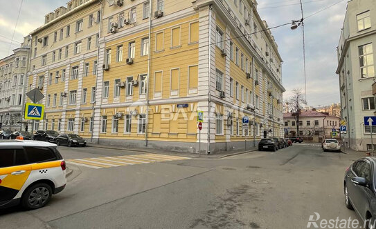 Продажа 3-комн квартиры на вторичном рынке Мерзляковский переулок,  д. 13