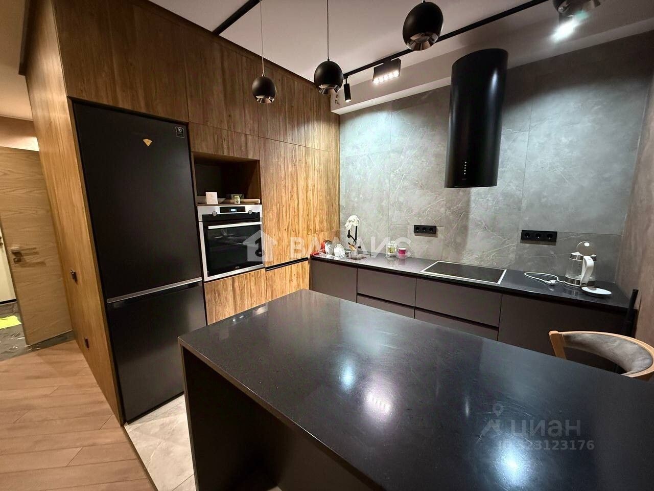 Продажа 2-комн квартиры на вторичном рынке бульвар Веласкеса, 2