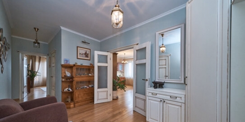 4-комн квартира улица Короленко,  д. 8