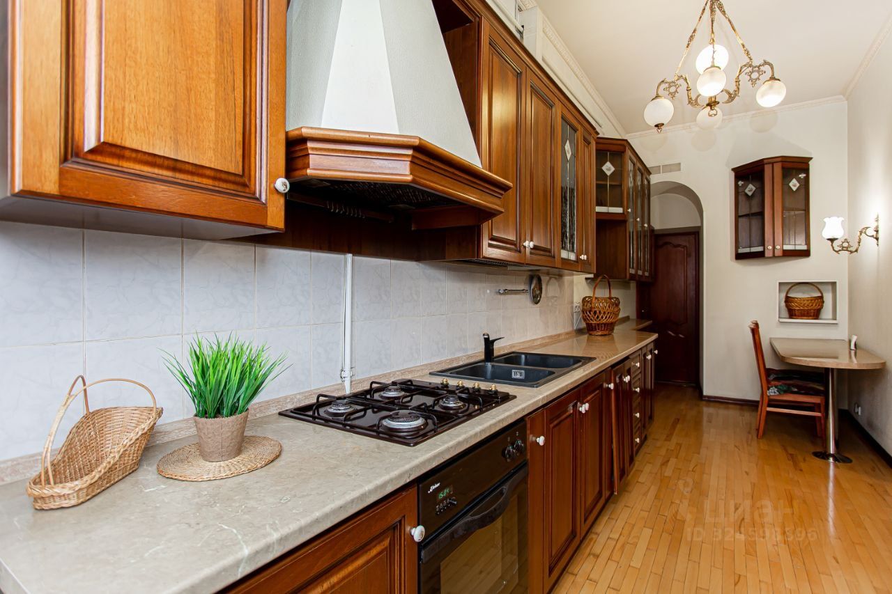 Аренда 2-комн квартиры на вторичном рынке Кирочная улица, 23