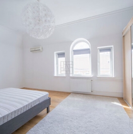 Продажа 4-комн квартиры на вторичном рынке Голиковский переулок,  д. 5