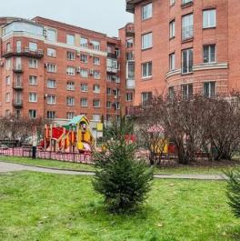 Продажа 4-комн квартиры на вторичном рынке Композиторов ул,  д. 4
