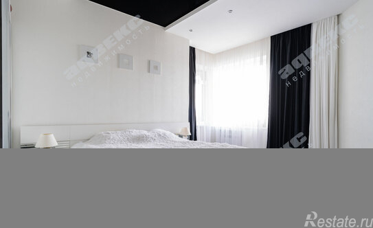 Продажа 3-комн квартиры на вторичном рынке проспект Авиаконструкторов,  д. 38 к1