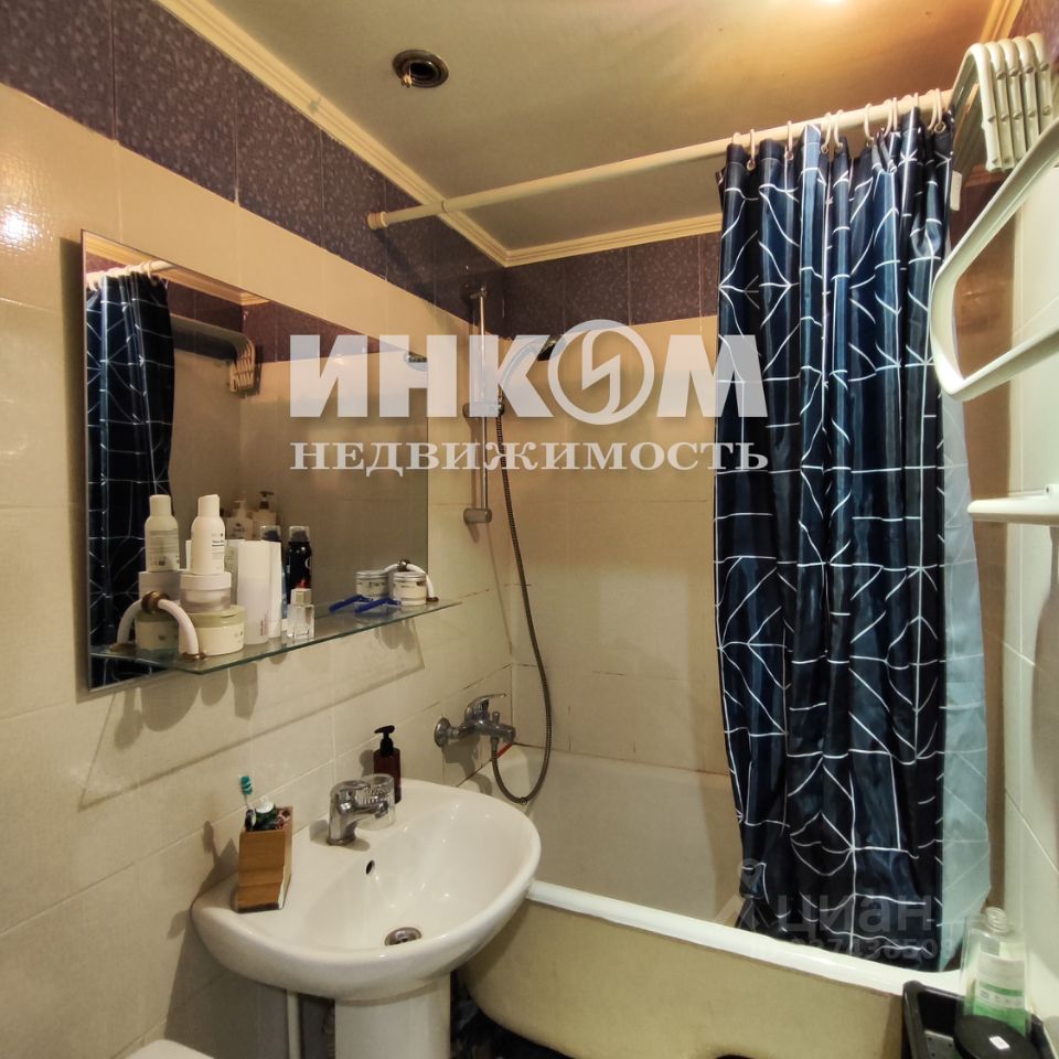 Продажа 1-комн квартиры на вторичном рынке улица Приорова,  д. 4