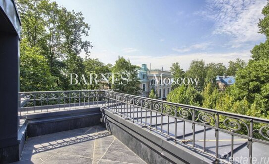 Продажа 5-комн квартиры на вторичном рынке набережная реки Малой Невки,  д. 33А