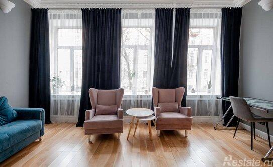 Продажа 1-комн квартиры на вторичном рынке 10-11-я линии В.О.,  д. 23