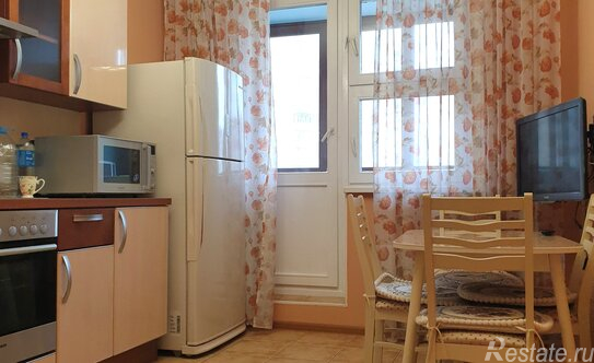 Продажа 2-комн квартиры на вторичном рынке Новобутовская улица