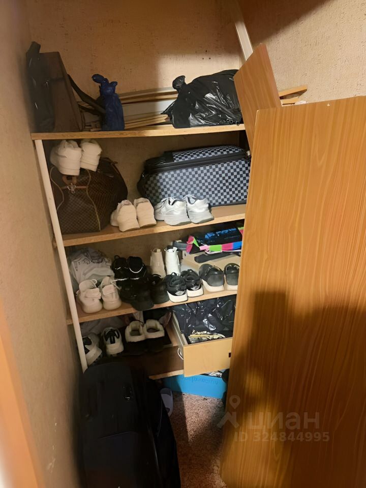 Продажа 2-комн квартиры на вторичном рынке улица Маршала Савицкого, 22к1