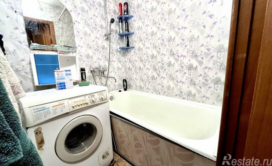 Продажа 2-комн квартиры на вторичном рынке Петергоф г, Разводная ул,  д. 33