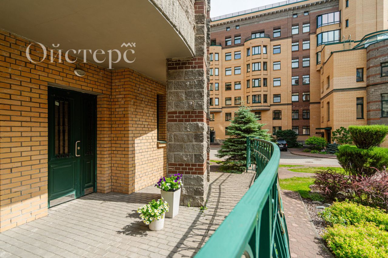 Продажа 5-комн квартиры на вторичном рынке улица Нахимова, 15