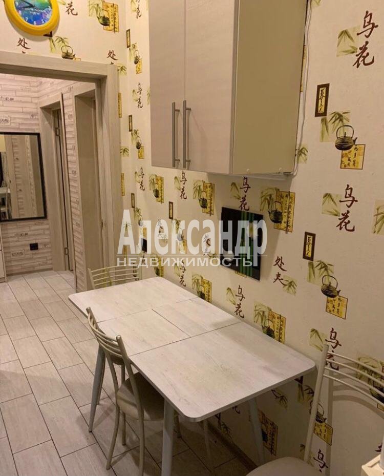 Продажа 3-комн квартиры на вторичном рынке Чкаловский просп.,  д. 34