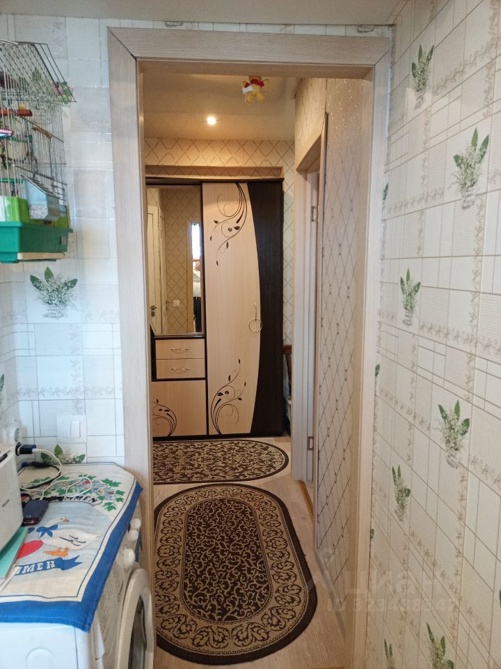 Продажа 2-комн квартиры на вторичном рынке Кириши, проспект Победы, 9