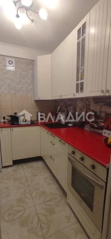 Продажа 3-комн квартиры на вторичном рынке улица Лётчика Пилютова,  д. 15