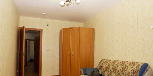 2-комн квартира Ломоносов г, Привокзальная пл ,  д. 1