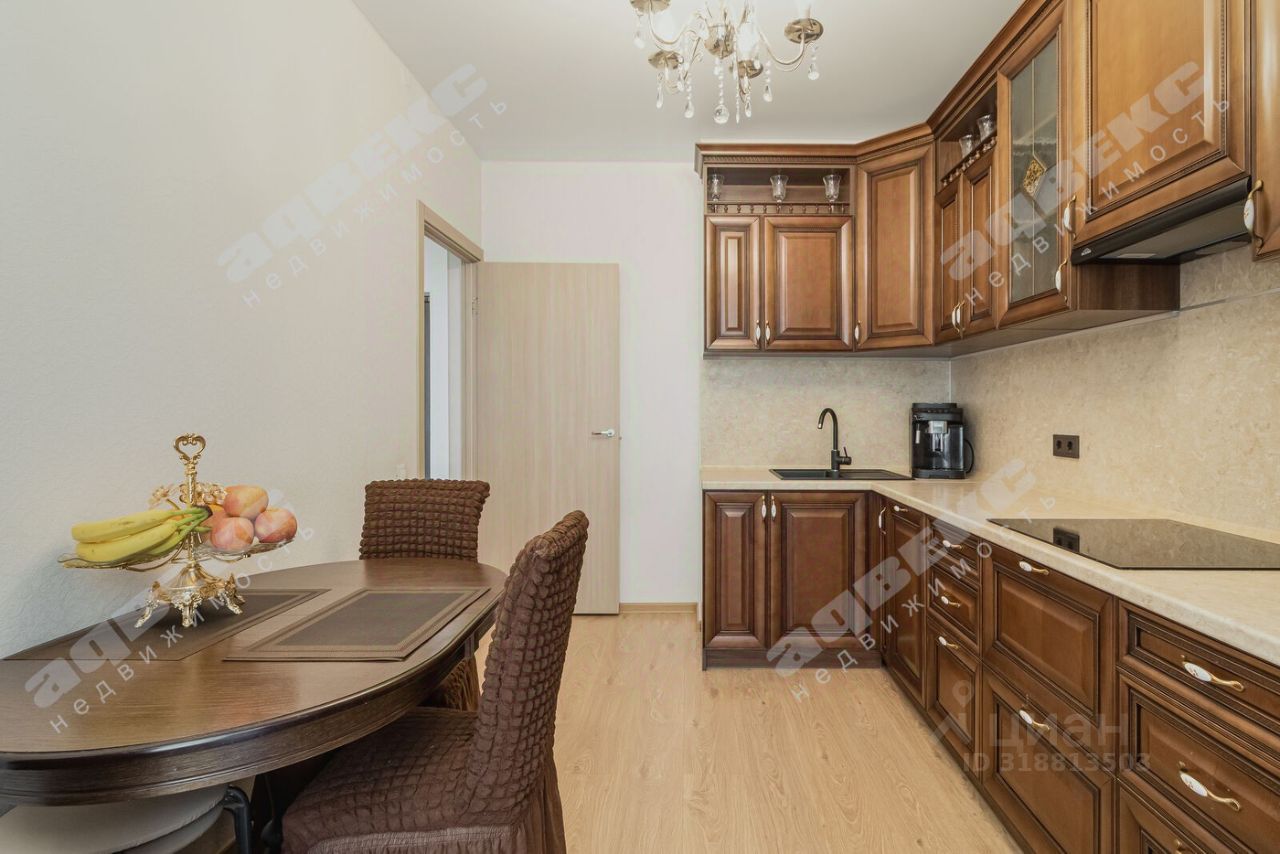 Продажа 2-комн квартиры на вторичном рынке пос. Янино-1, улица Голландская, 5к2