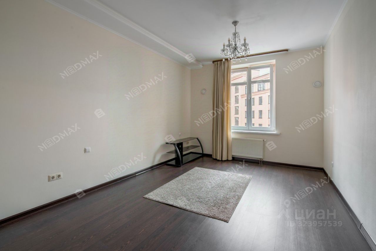 Продажа 2-комн квартиры на вторичном рынке Парадная улица, 3к2