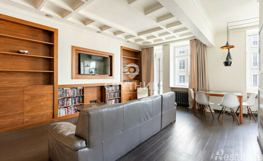 Продажа 3-комн квартиры на вторичном рынке улица Ефремова,  д. 21