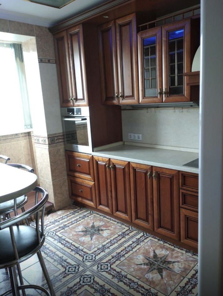 Продажа 4-комн квартиры на вторичном рынке Окская улица, 1К1