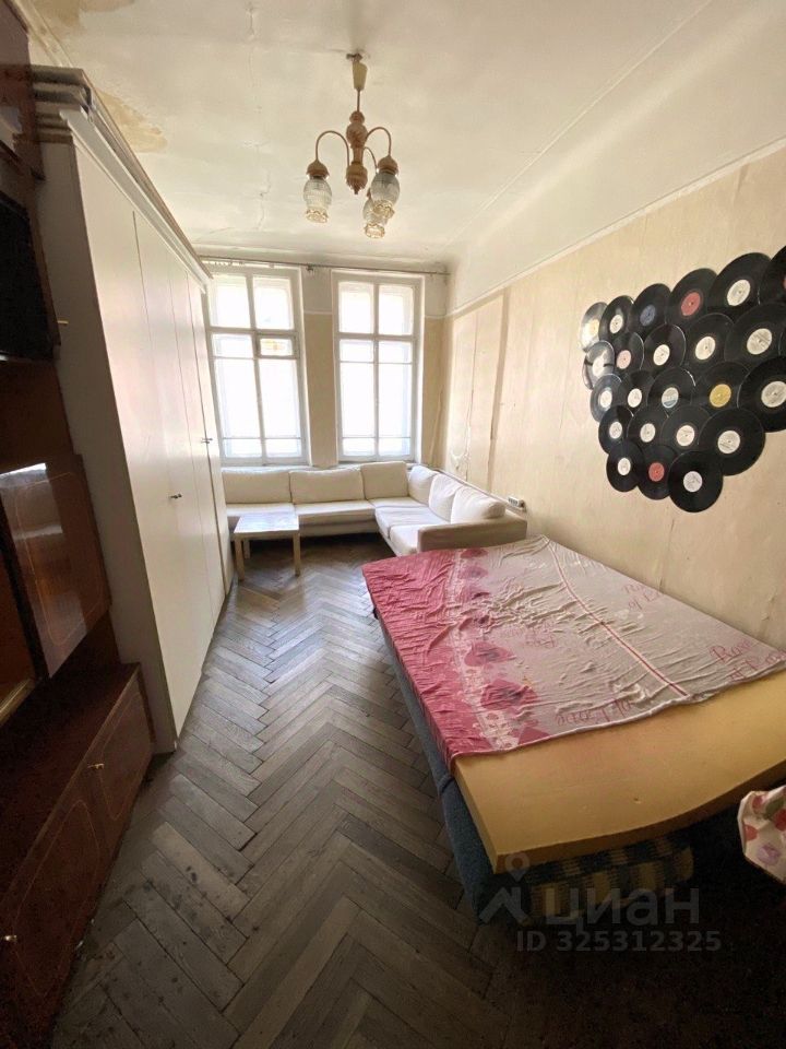 Продажа 4-комн квартиры на вторичном рынке Чкаловский проспект, 58