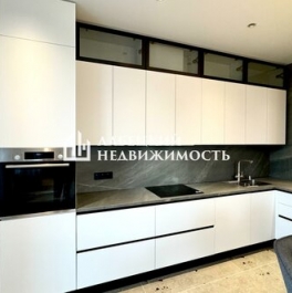 Продажа 4-комн квартиры на вторичном рынке улица Годовикова,  д. 11 к5