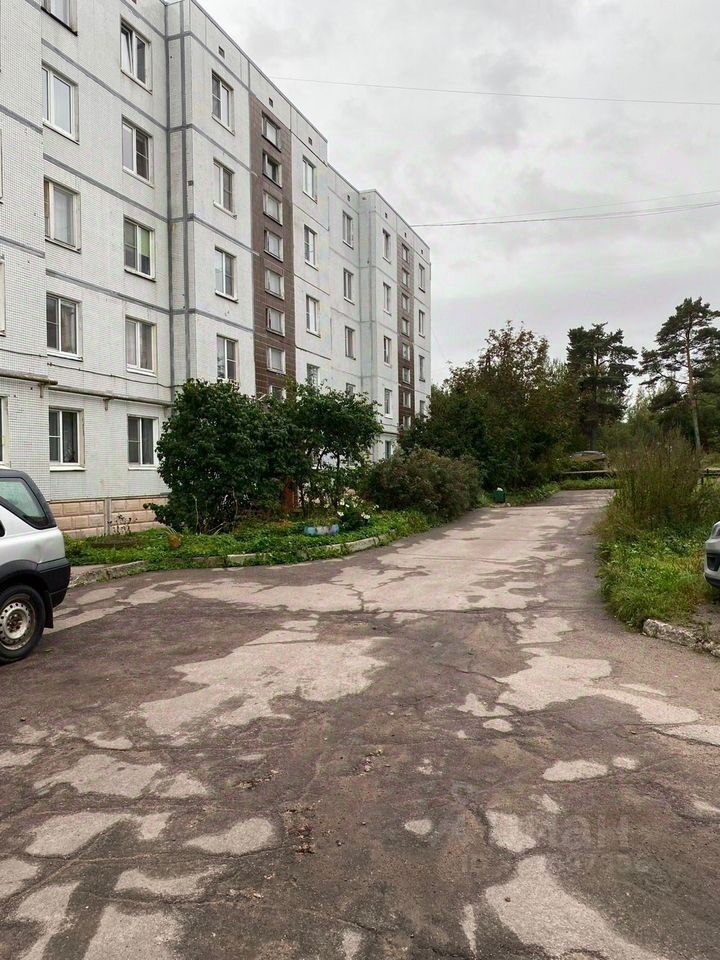 Продажа 1-комн квартиры на вторичном рынке Кузнечное пгт, улица Новостроек, 4