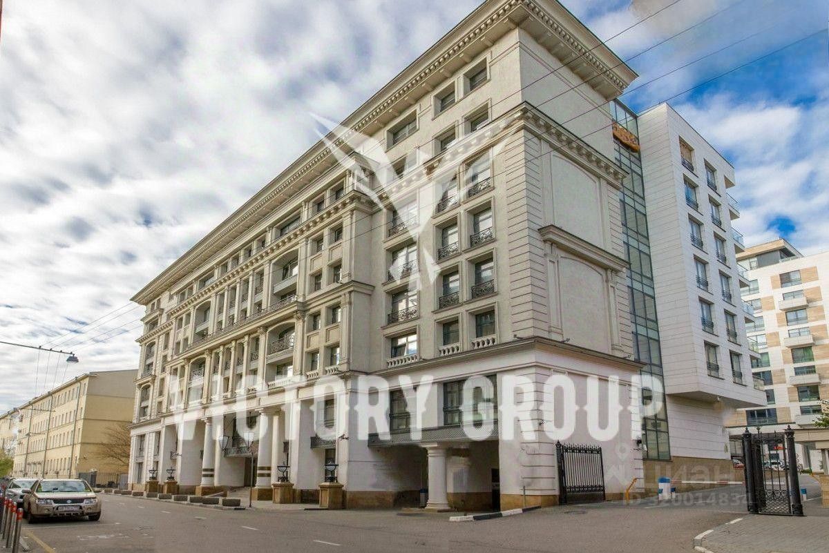 Продажа 4-комн квартиры на вторичном рынке Казарменный переулок, 3