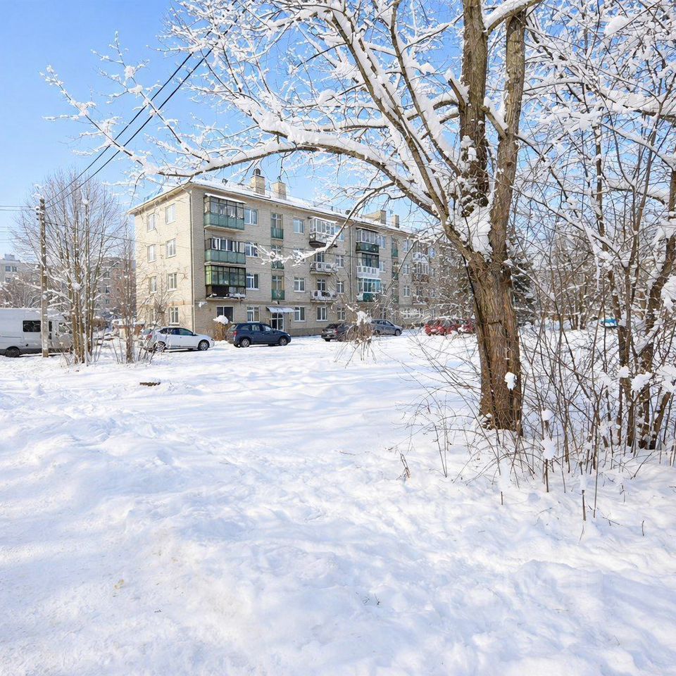 Продажа 2-комн квартиры на вторичном рынке Дружная Горка городской поселок, улица Здравомыслова, 4