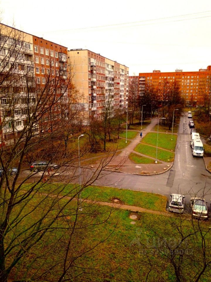 Продажа 3-комн квартиры на вторичном рынке Колпино, Раумская улица, 11