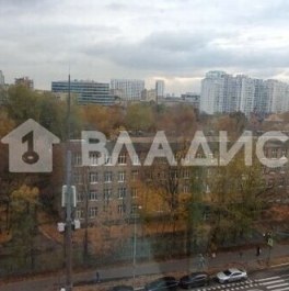 Продажа 2-комн квартиры на вторичном рынке ул Винокурова,  д. 2