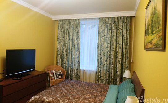 Аренда 3-комн квартиры на вторичном рынке улица Зайцева,  д. 34